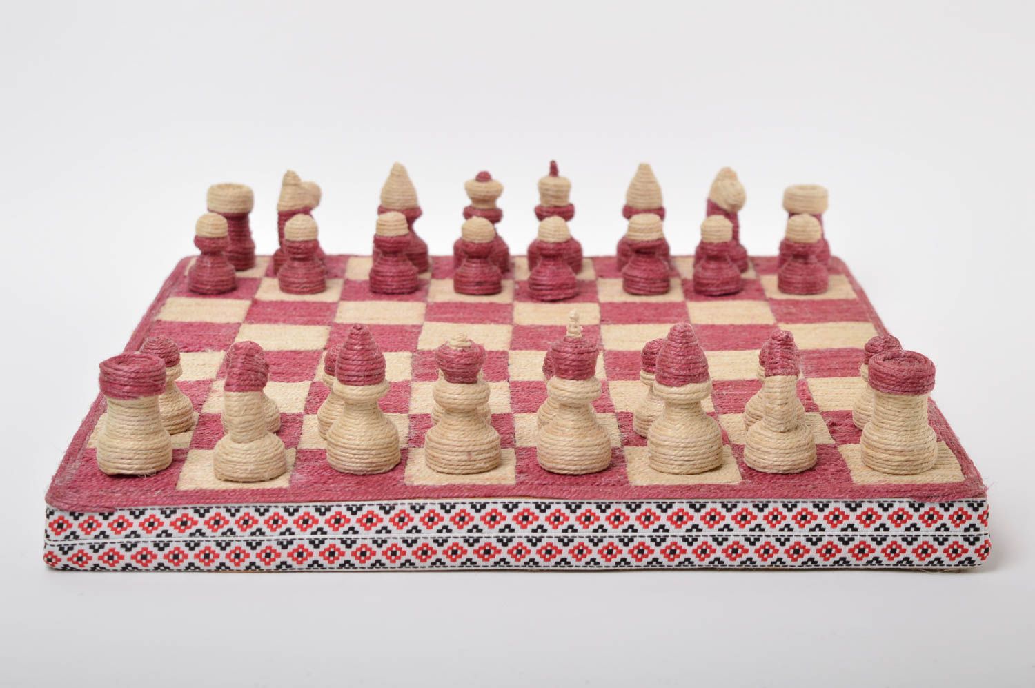 Handmade schönes Schachspiel Wohn Accessoire Deko Figur Haus Deko aus Bindfaden foto 3