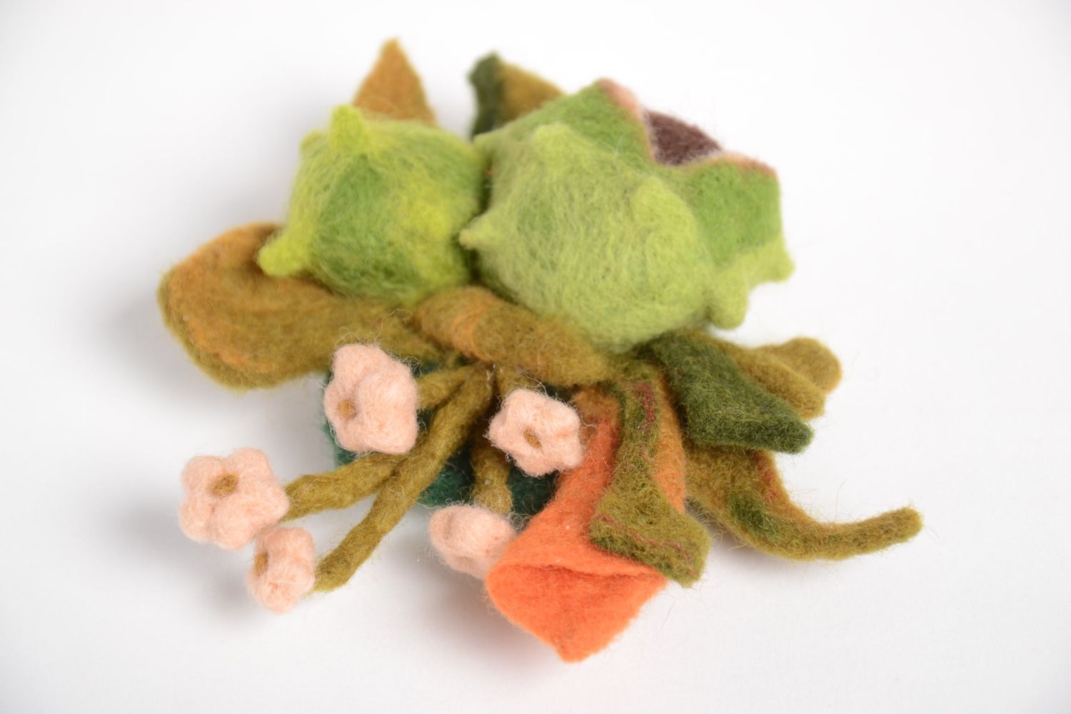 Handmade Accessoire für Frauen Designer Schmuck grüne Blume Brosche aus Wolle foto 5