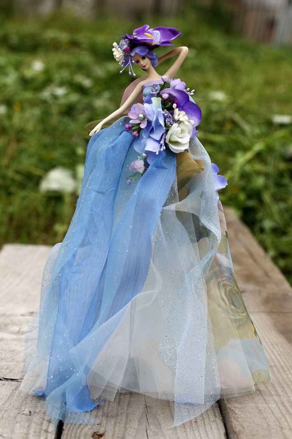 Poupée faite main pour mariage en robe bleue photo 2