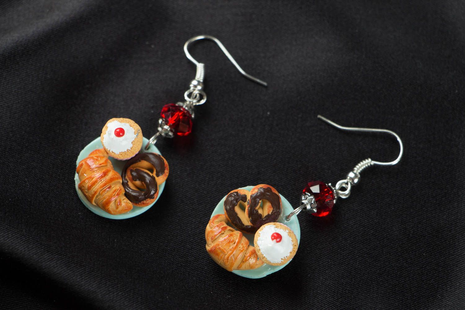 Dangling earrings in the shape of candies photo 1
