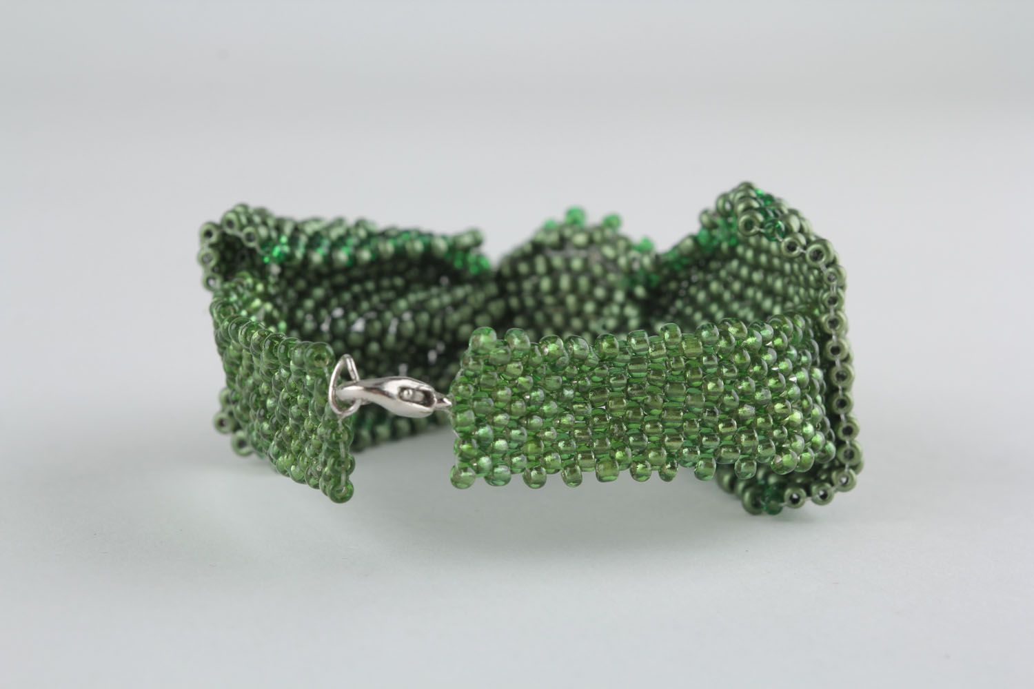 Bracelet vert en perles de rocaille Noeud de ruban photo 3