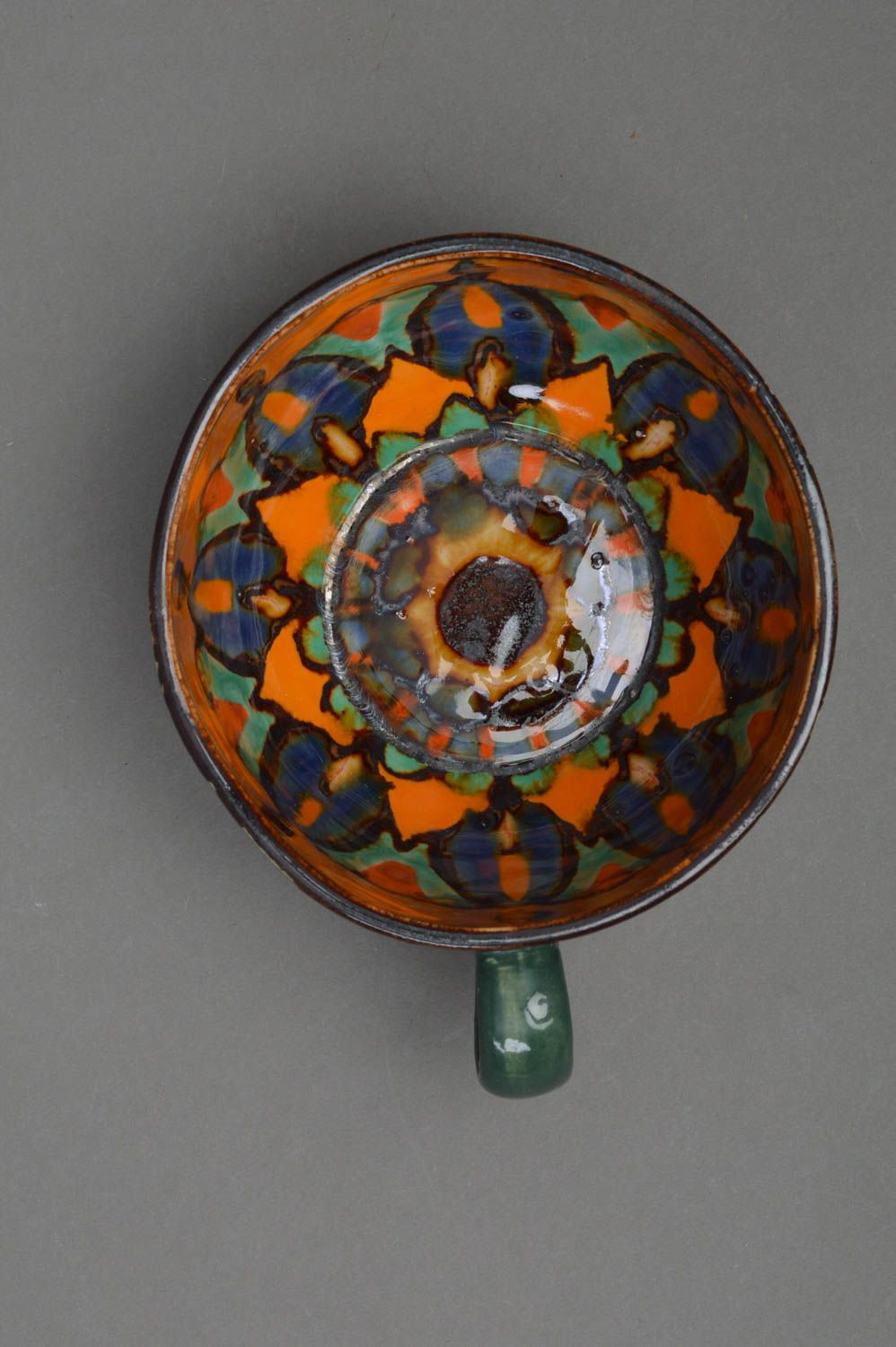 Фарфоровая чашка для чая небольшая с цветными узорами внутри ручная работа фото 3