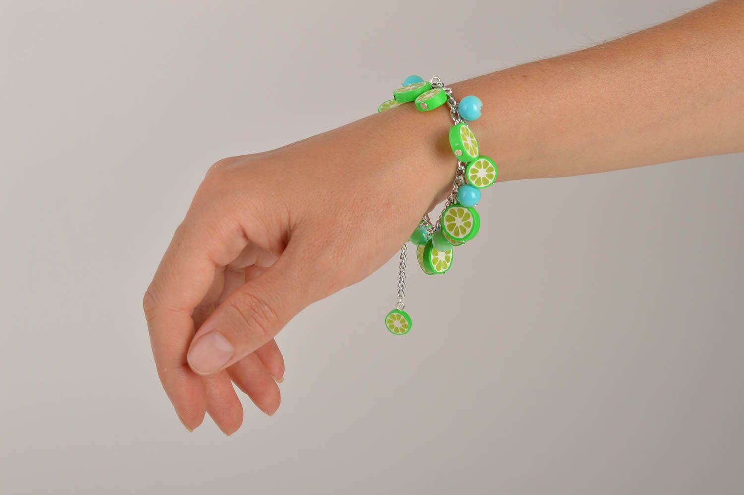 Bracelet vert Bijou fantaisie fait main en pâte polymère et métal Cadeau femme photo 3