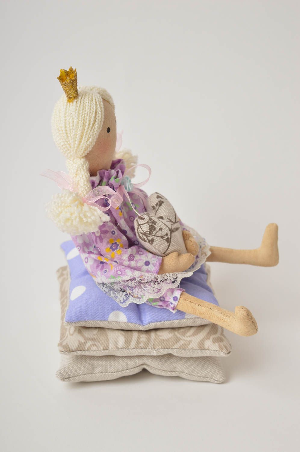 Muñeca de peluche hecha a mano juguete de tela regalo original para niña foto 3