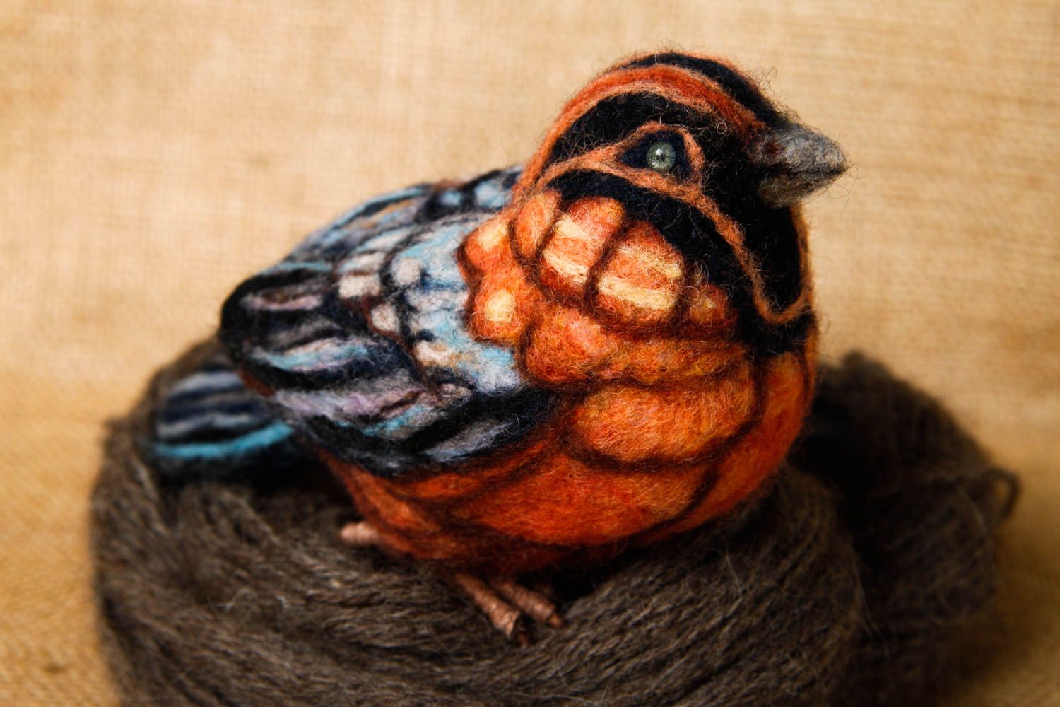 Peluche oiseau Jouet fait main en laine feutrée Décoration d'intérieur photo 1