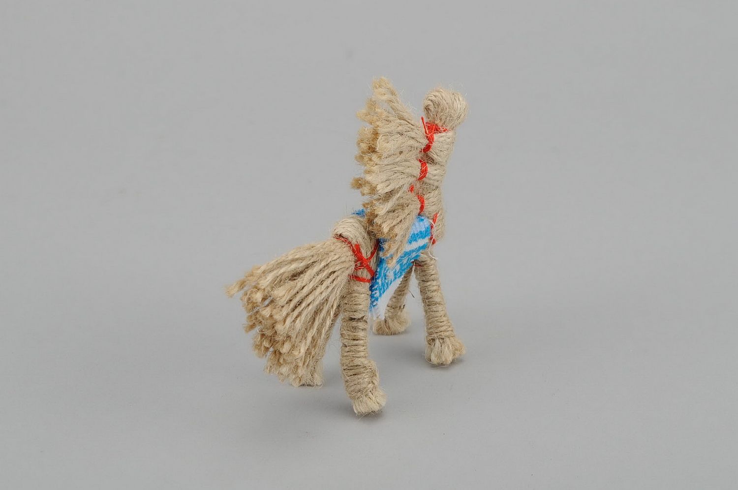 Bambola etnica di lino fatta a mano amuleto talismano giocattolo slavo
 foto 4
