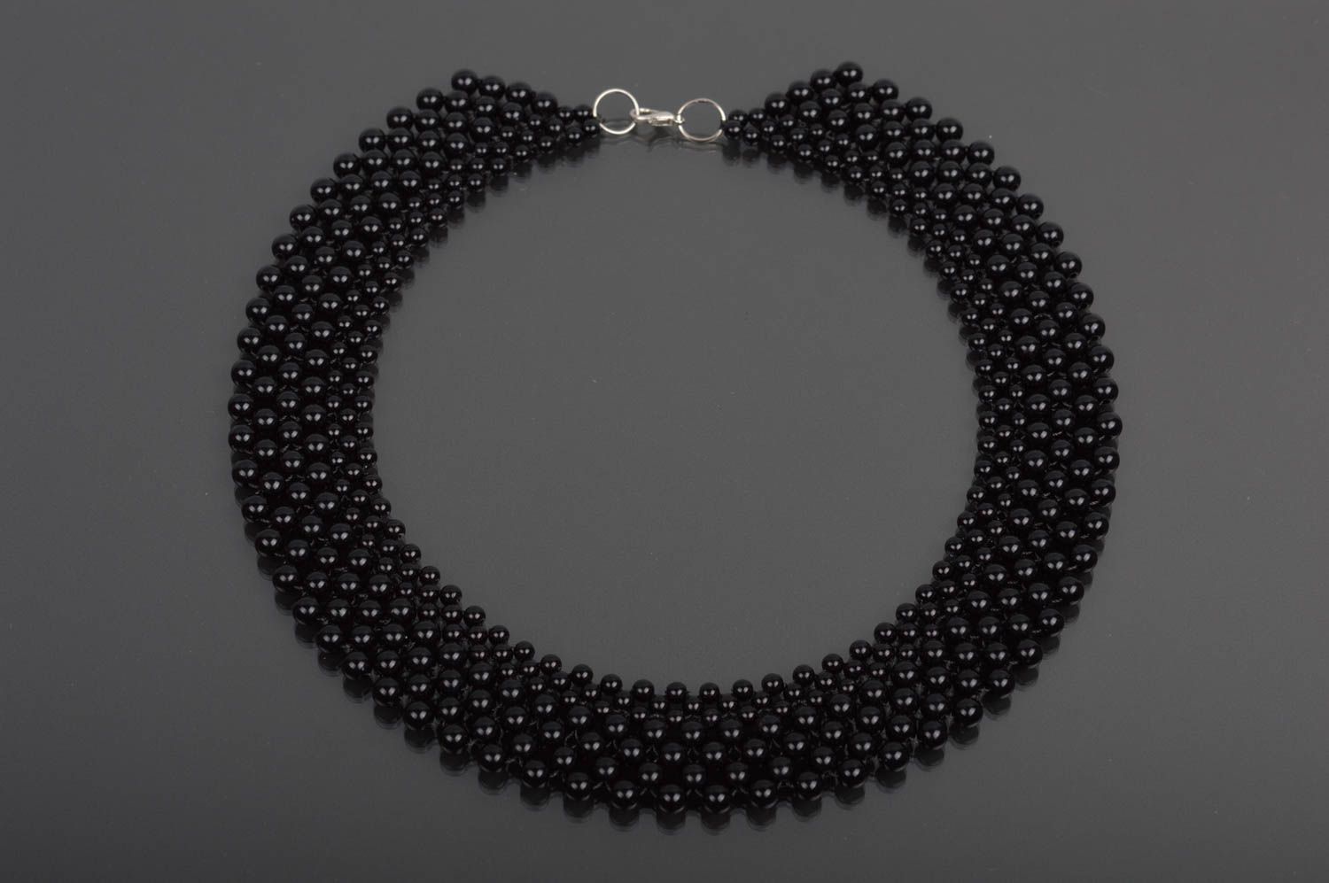 Collier col noir Bijou fait main en perles fantaisie Cadeau femme original photo 1