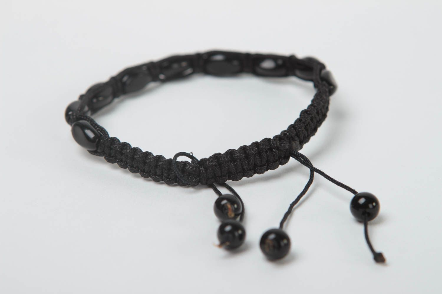 Bracelet tressé fait main Bijoux artisanaux noir perles Accessoire femme photo 6
