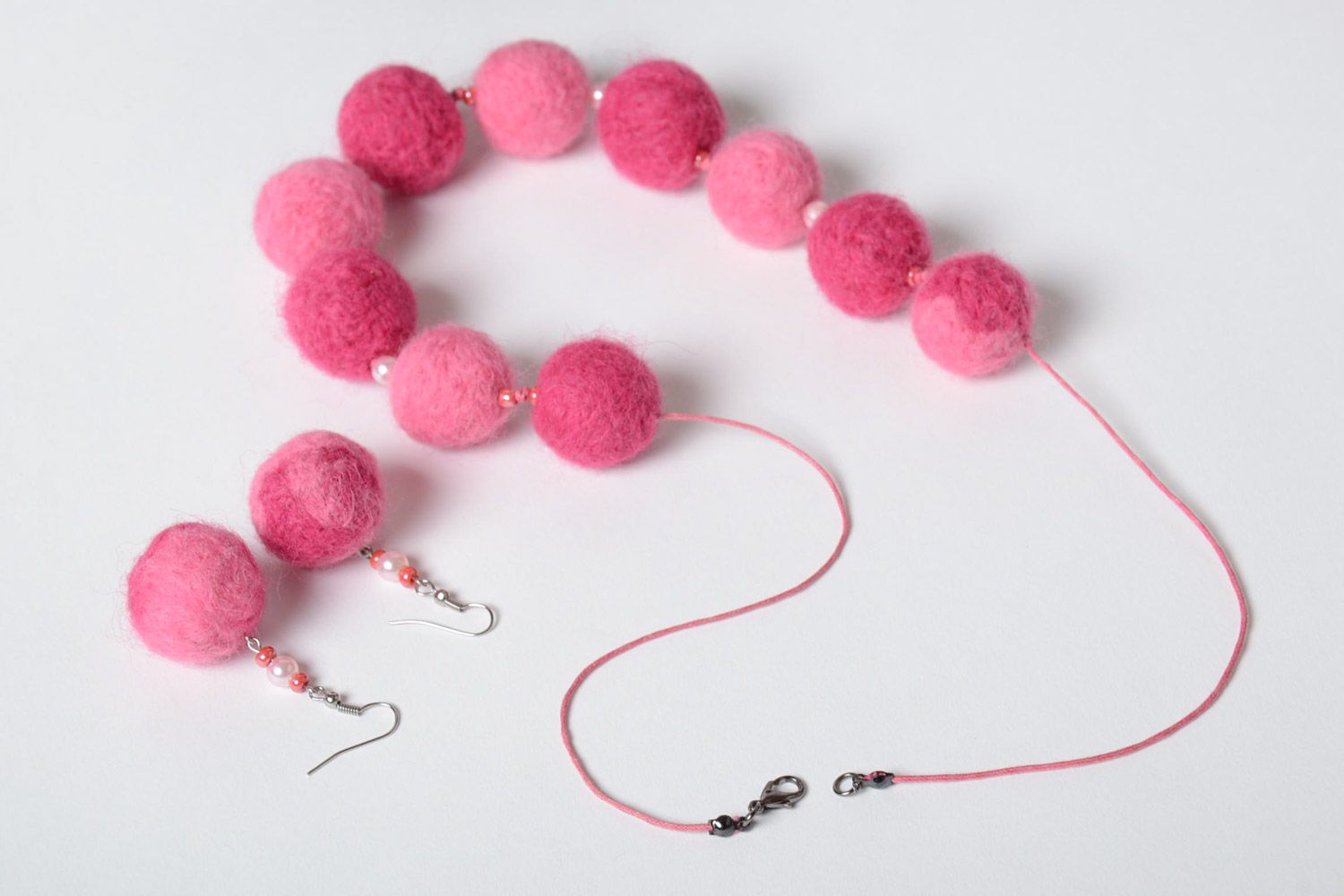 Handmade felted wool jewelry set 2 items pink ball necklace and earrings photo 4