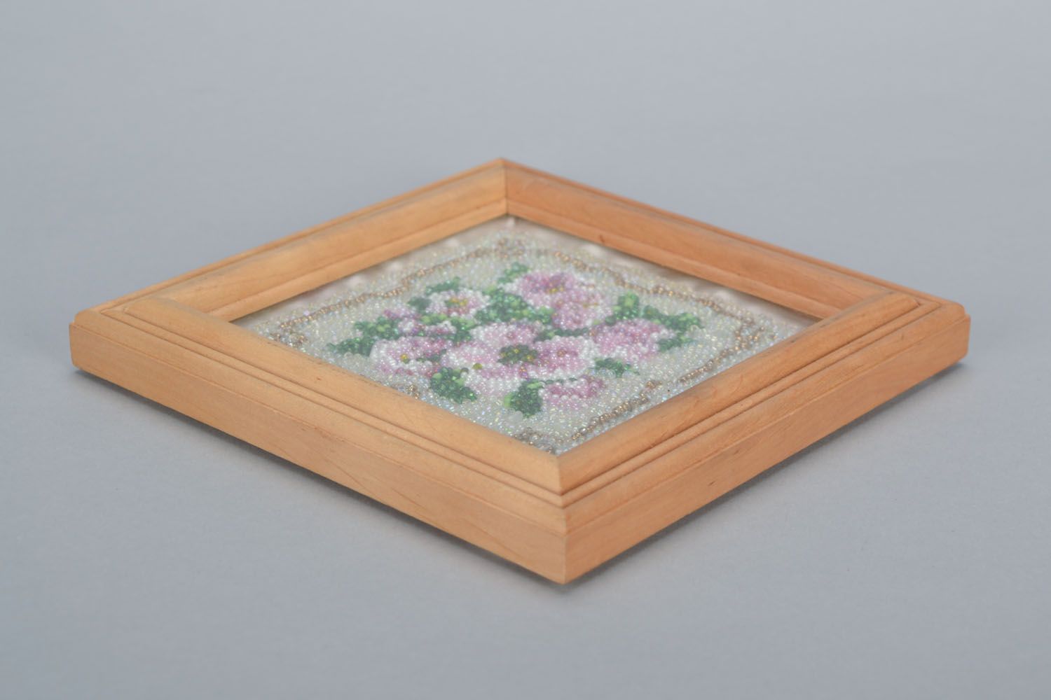 Square picture embroidered with beads Violets photo 3