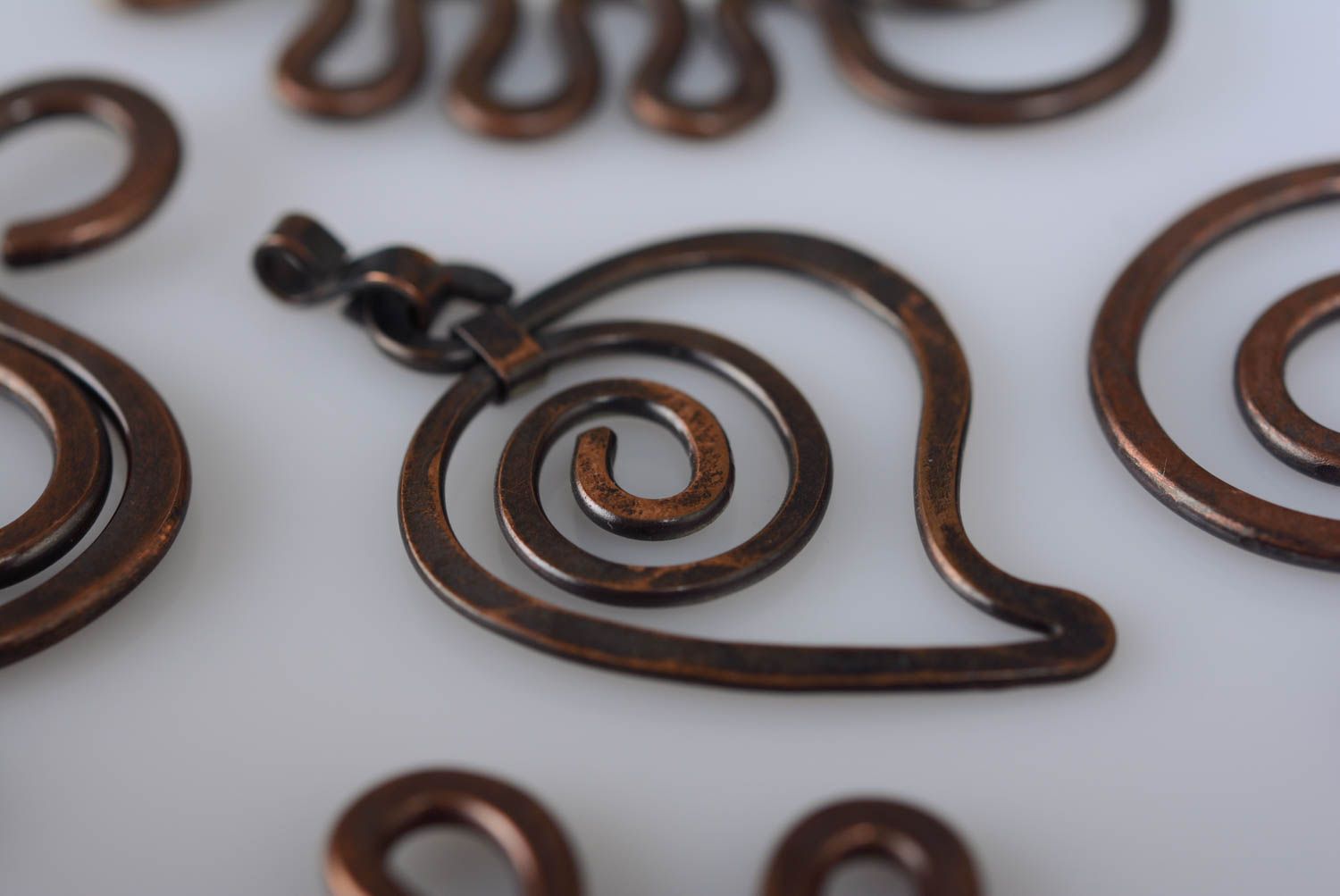 Handmade copper small heart-shaped pendant beautiful twisted designer accessory photo 2