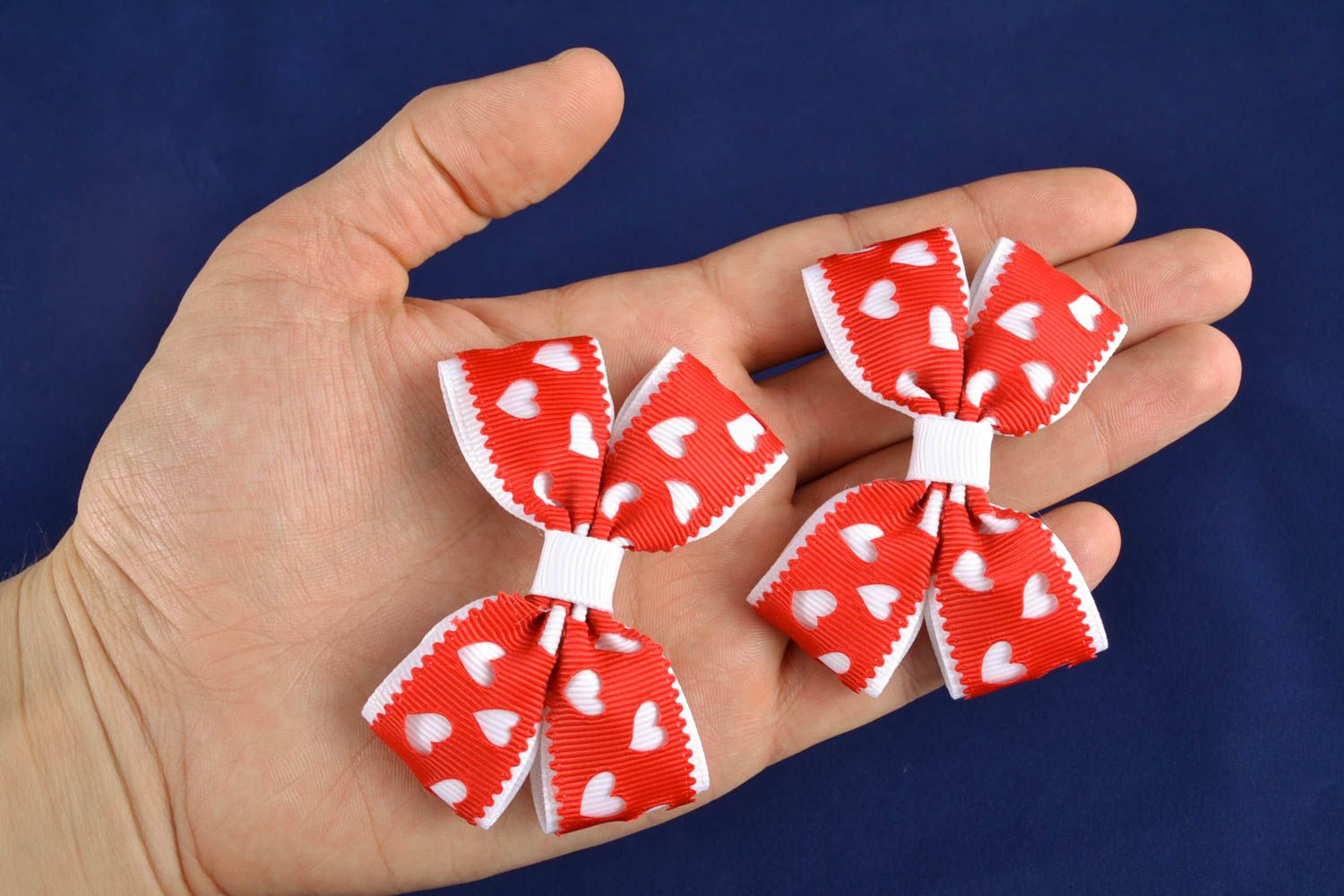 Beautiful bows made of rep ribbons  photo 2
