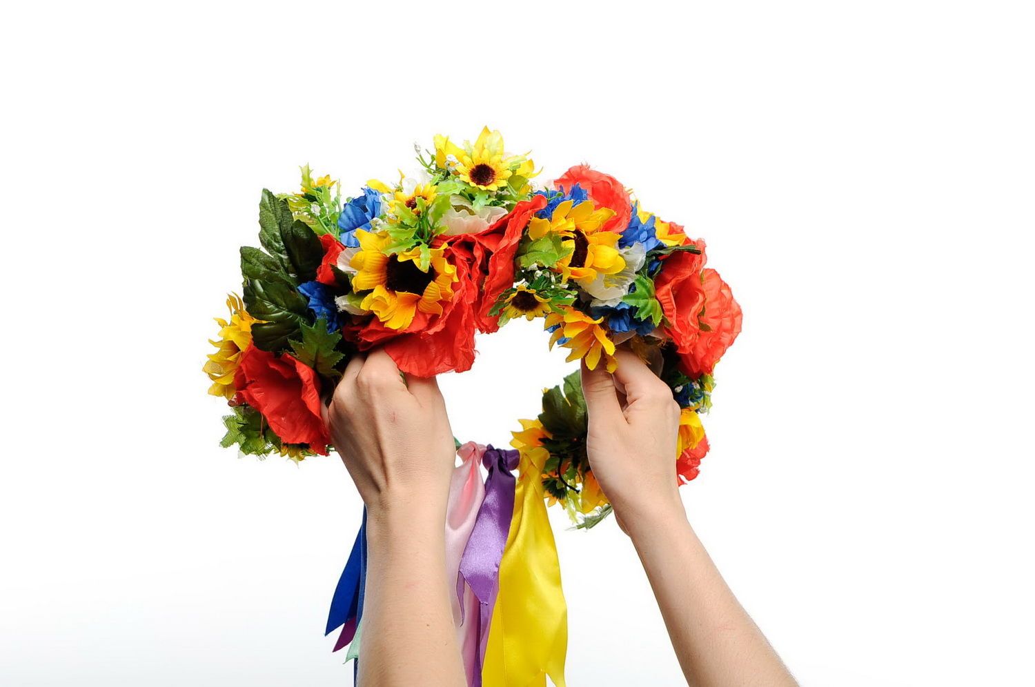 Украинский венок с искусственными цветами фото 2