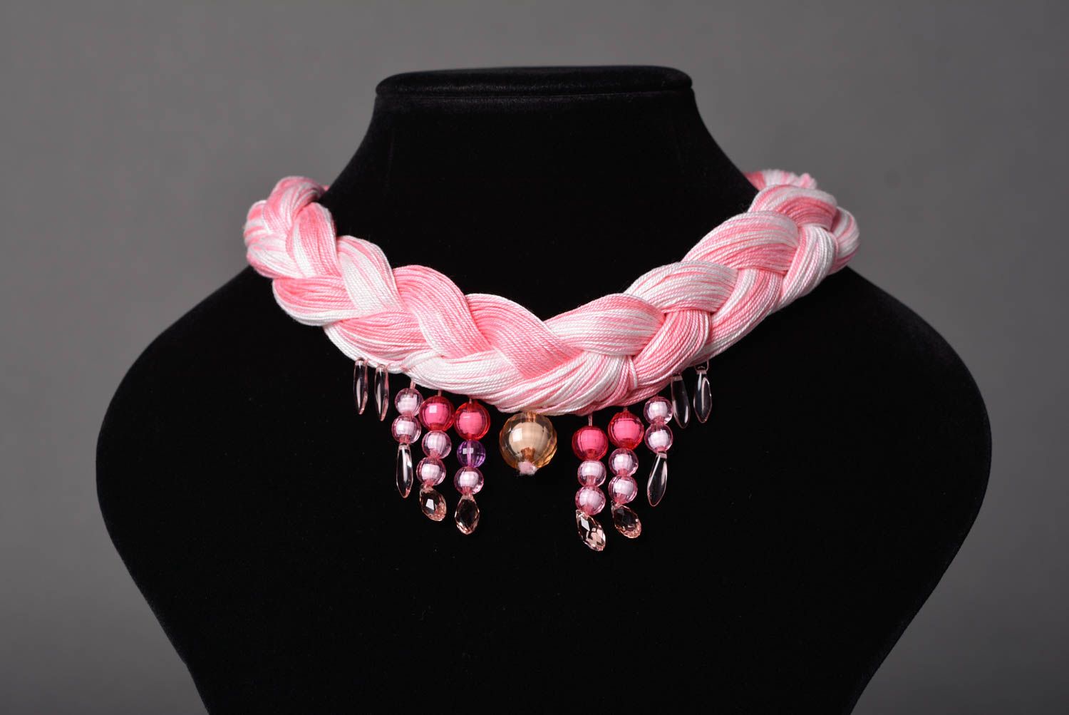Collana tessile con perline fatta a mano originale di moda bigiotteria da donna foto 1