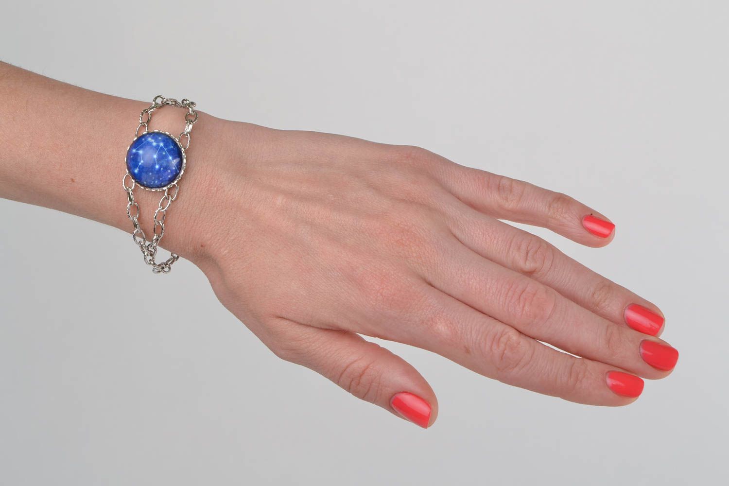 Bracelet chaîne métallique avec verre bleu fait main taille réglable Verseau photo 1
