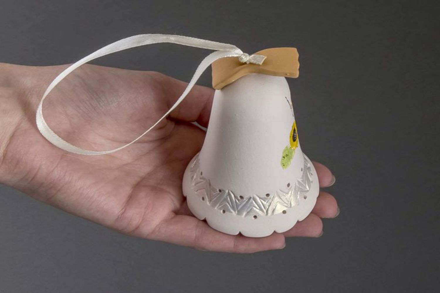 Campanello d'autore in ceramica fatto a mano campanella tenera bianca
 foto 3
