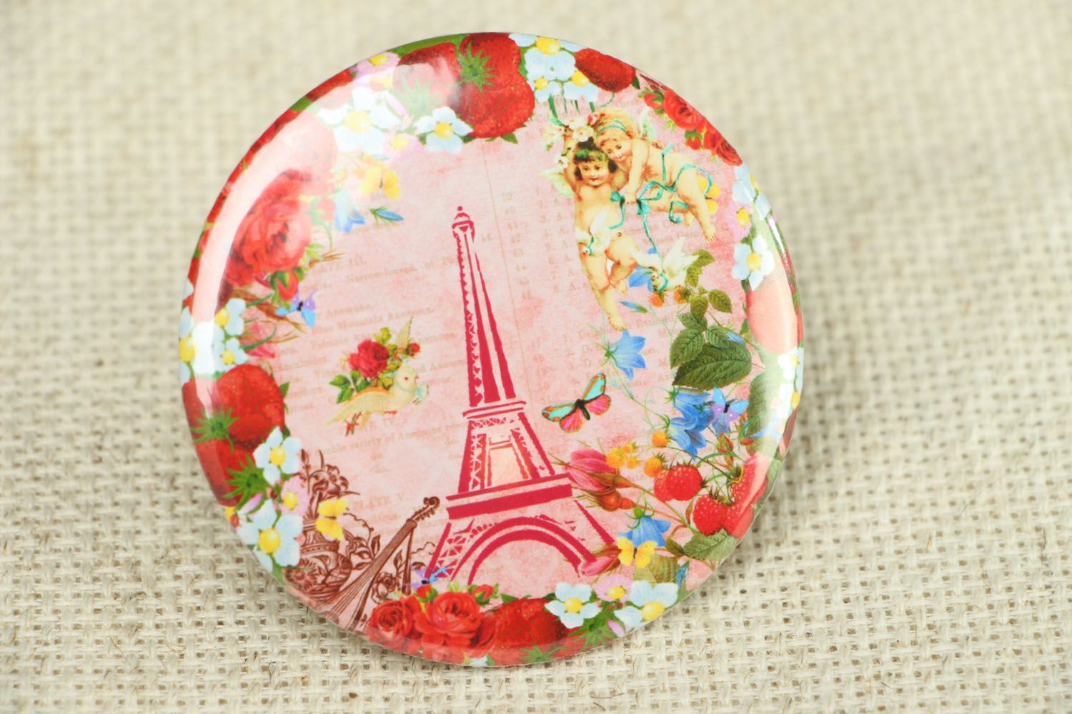 Small pocket mirror with drawing photo 1