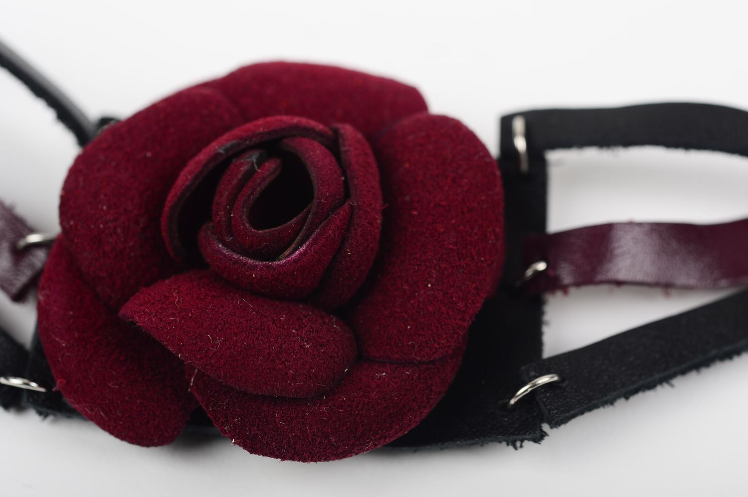Bracelet cuir Bijou fait main avec rose bordeaux Accessoires femme cadeau photo 2