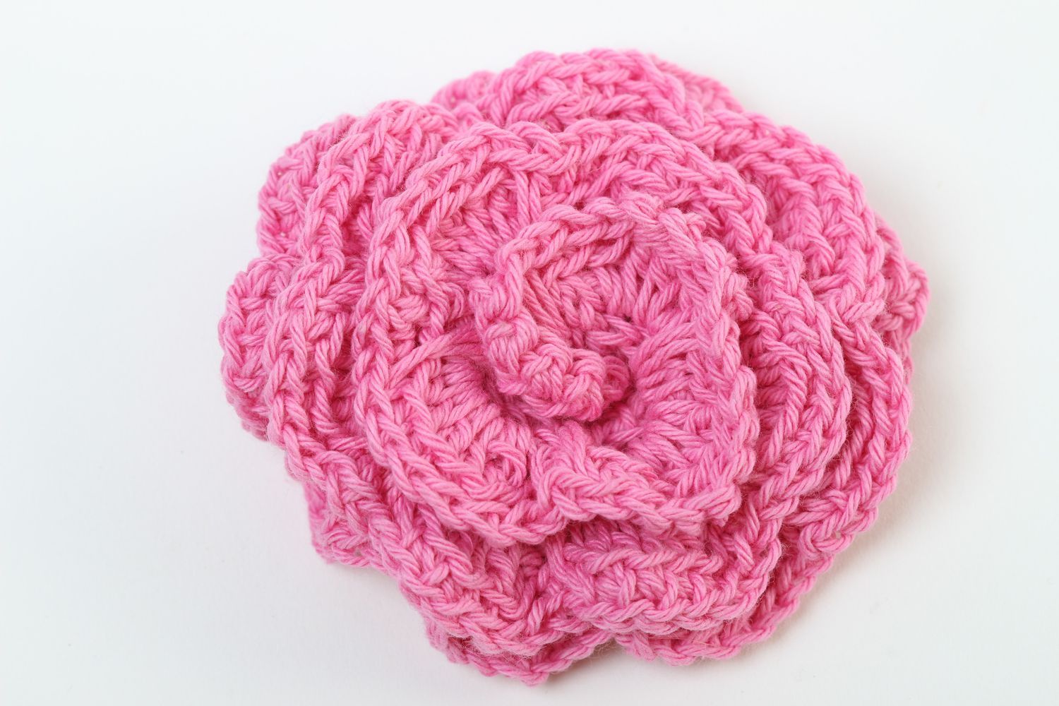 Fleur tricot faite main Fourniture bijoux rose en coton Création broche photo 2
