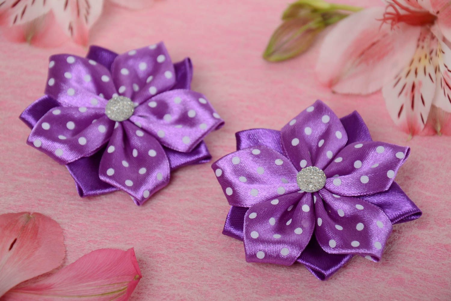 Set of 2 handmade decorative hair clips with violet ribbon flowers for kids photo 1