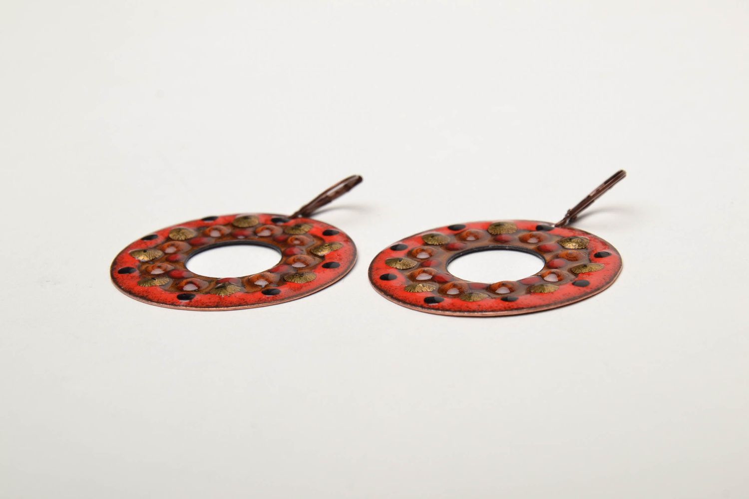Round copper earrings with enamel photo 4
