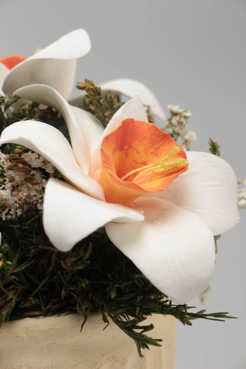 Искусственные цветы из полимерной глины нарциссы ручной работы для декора дома фото 3