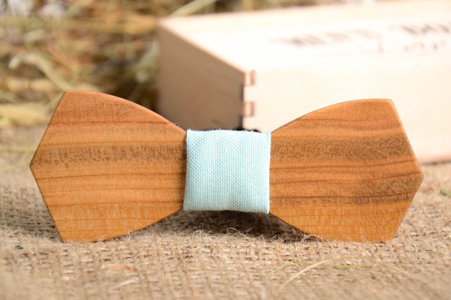 Handmade Accessoire für Männer originelle Fliege Krawatte blau Fliege aus Holz  foto 1
