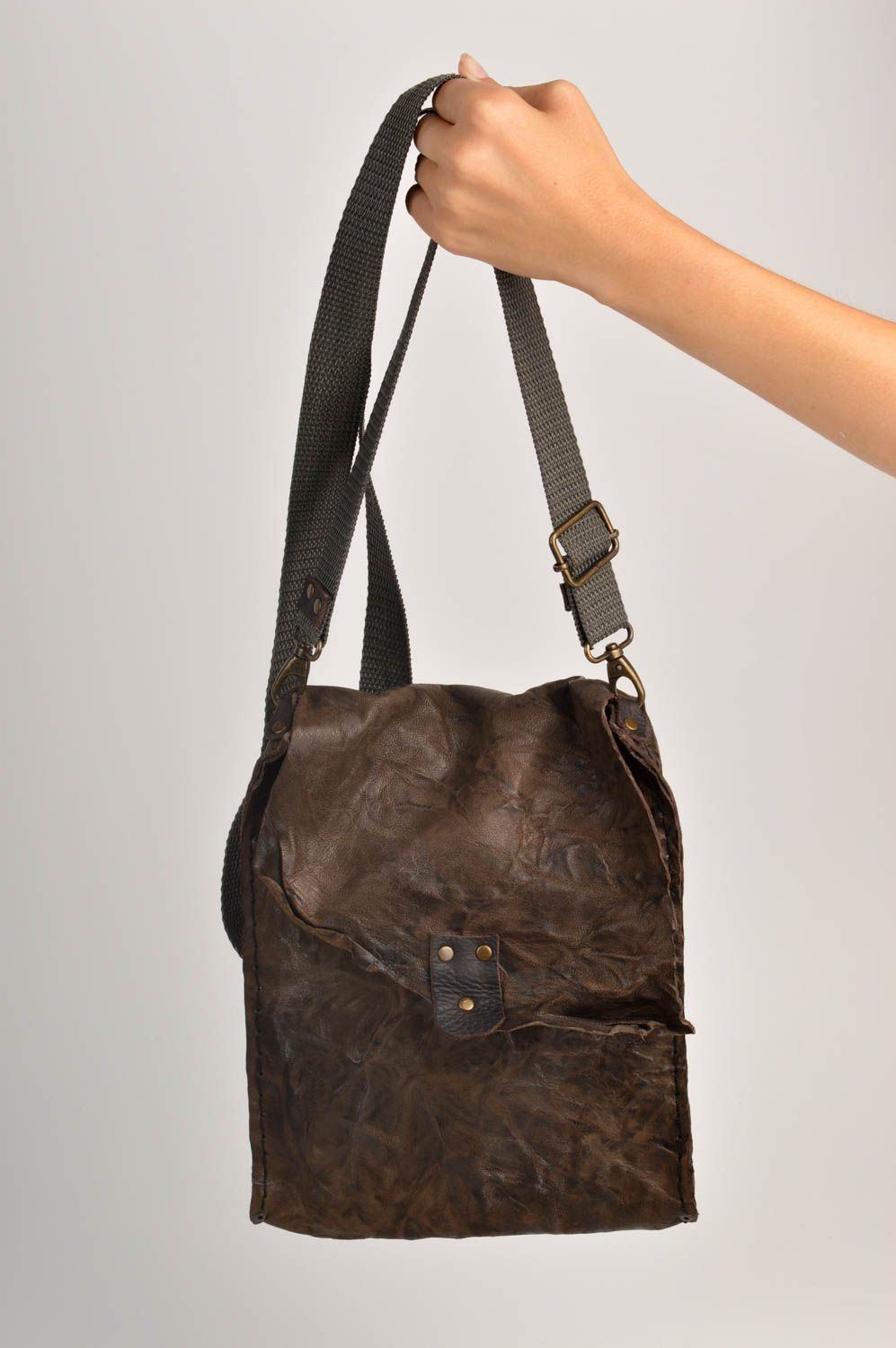 Handgemachte Tasche aus Leder in Braun Geschenk Ideen Mode Accessoire stilvoll foto 5
