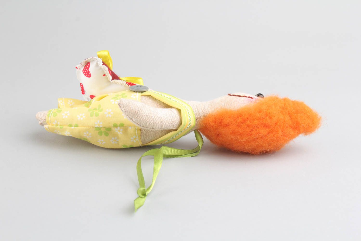 Brinquedo macio têxtil feito à mão de algodão Amurchik-ruivo de materiais naturais  foto 4
