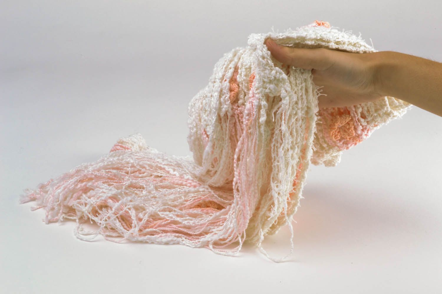 Écharpe tricotée au crochet pastel fait main photo 5