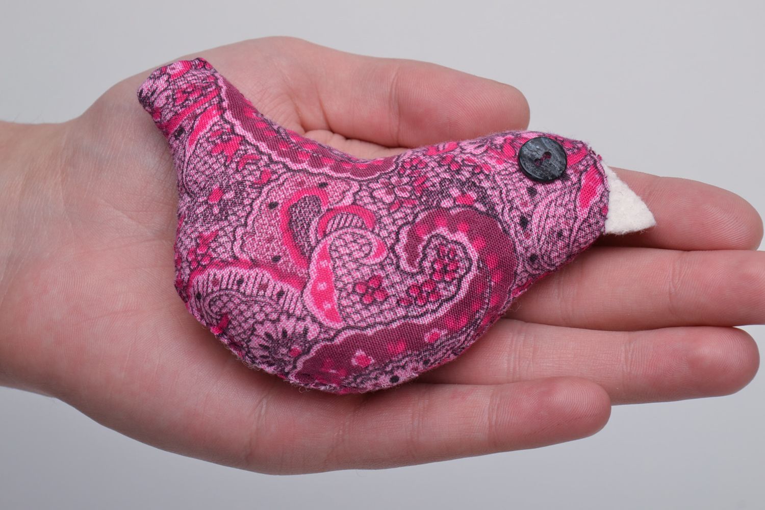Petit jouet décoratif en tissu naturel fait main en forme d'oiseau violet photo 5
