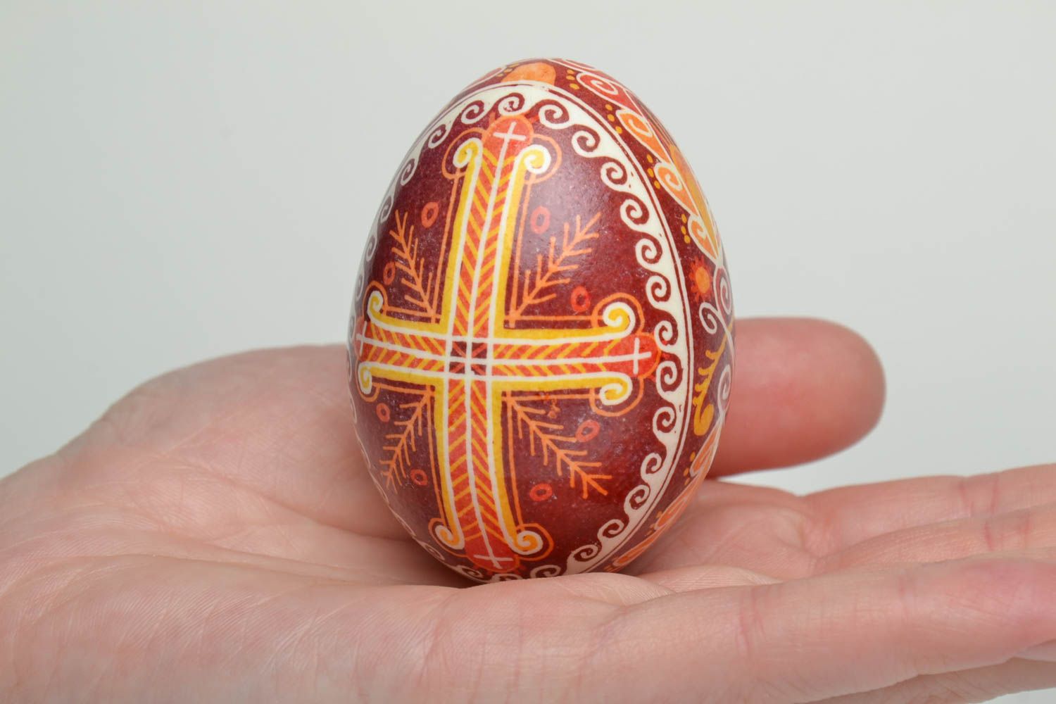 Huevo de Pascua pintado con colorantes anilinas foto 5