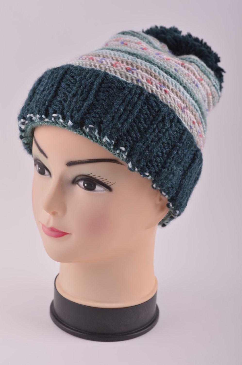 Handmade Damenmütze Winter Mütze mit Bommel Geschenke Ideen Accessoire Damen foto 2