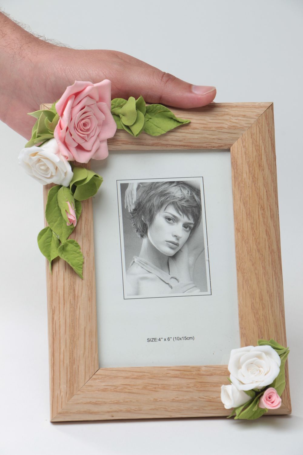 Schöner rechteckiger handmade Fotorahmen aus Holz mit Blumen aus Polymerton foto 5