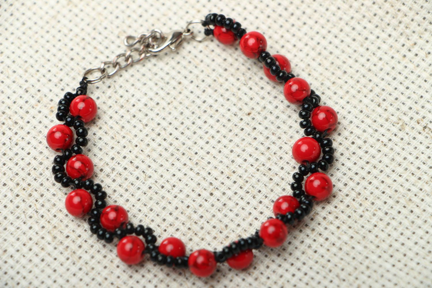 Coral bracelet with beads photo 1