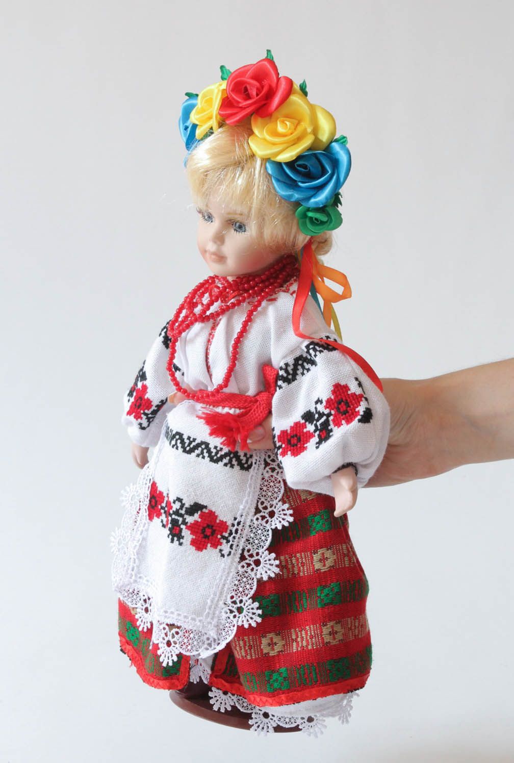 Muñeca de porcelana para interior Ucraniana foto 4