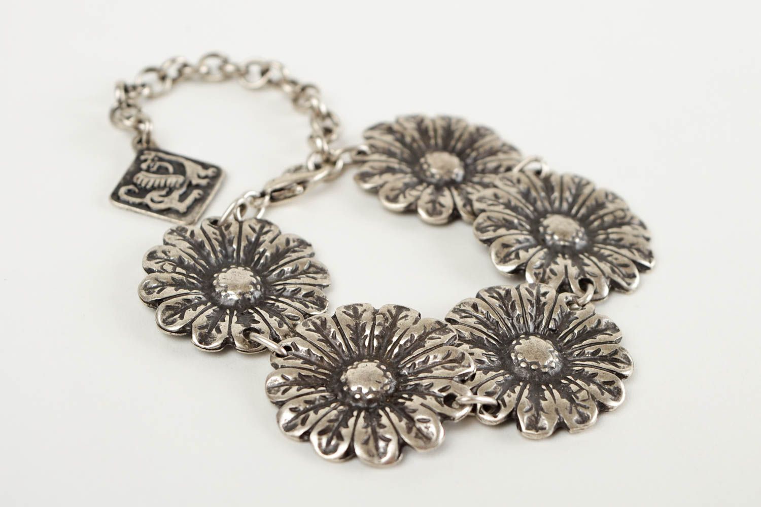 Bracelet métallique Bijou fait main floral design original Cadeau pour femme photo 4