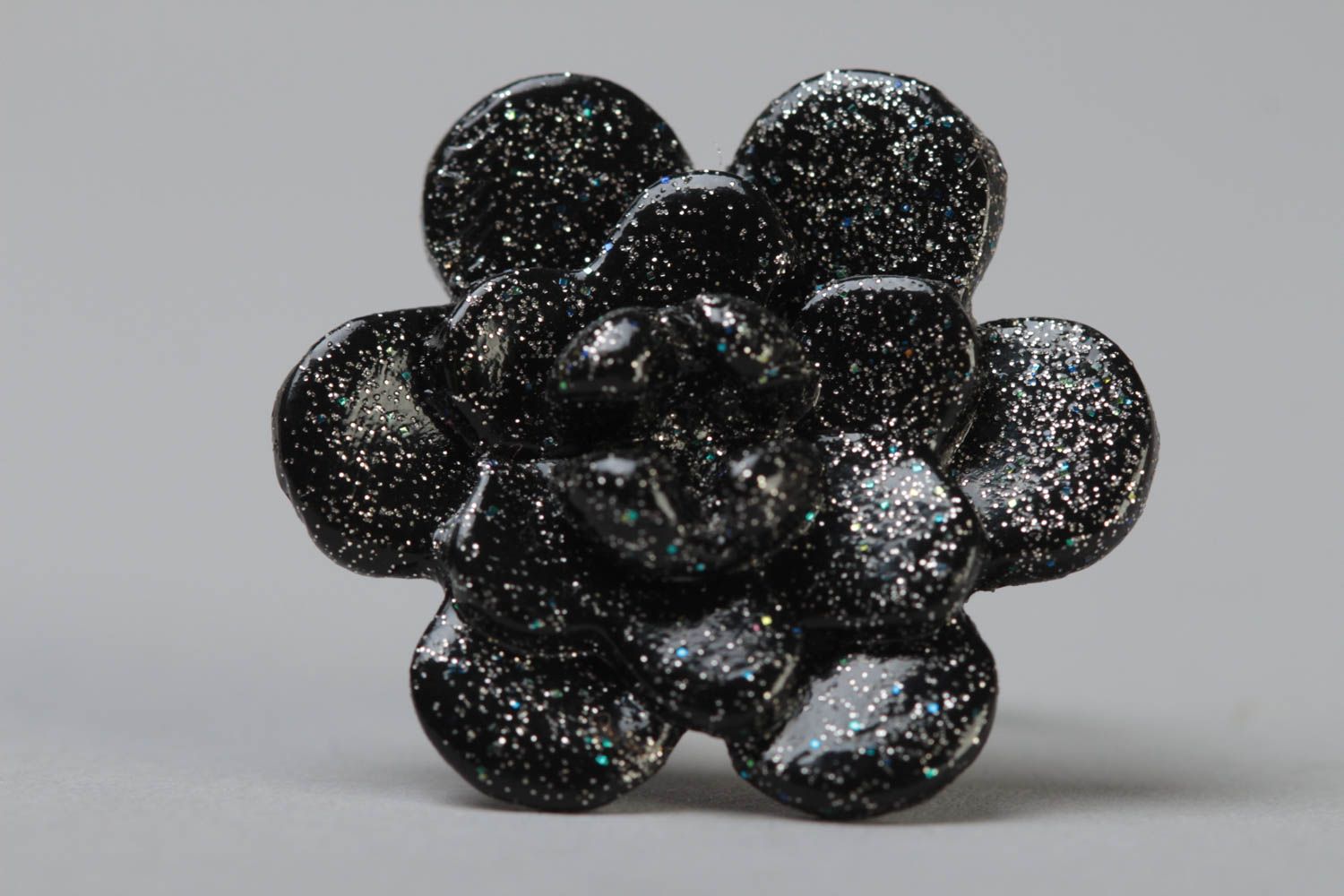 Handmade designer jewelry ring with black polymer clay flower with sparklets photo 2