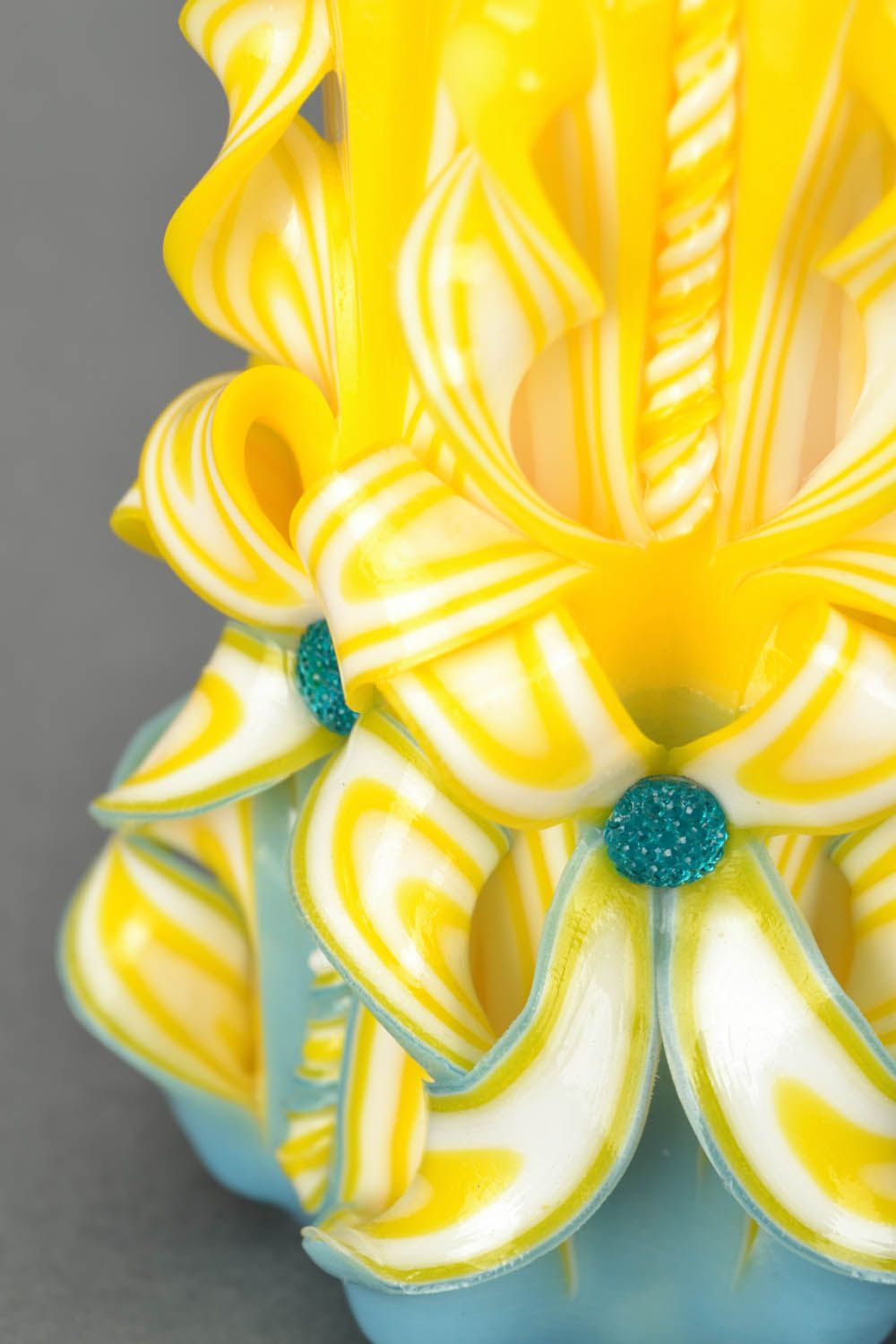 Yellow carved candle photo 5