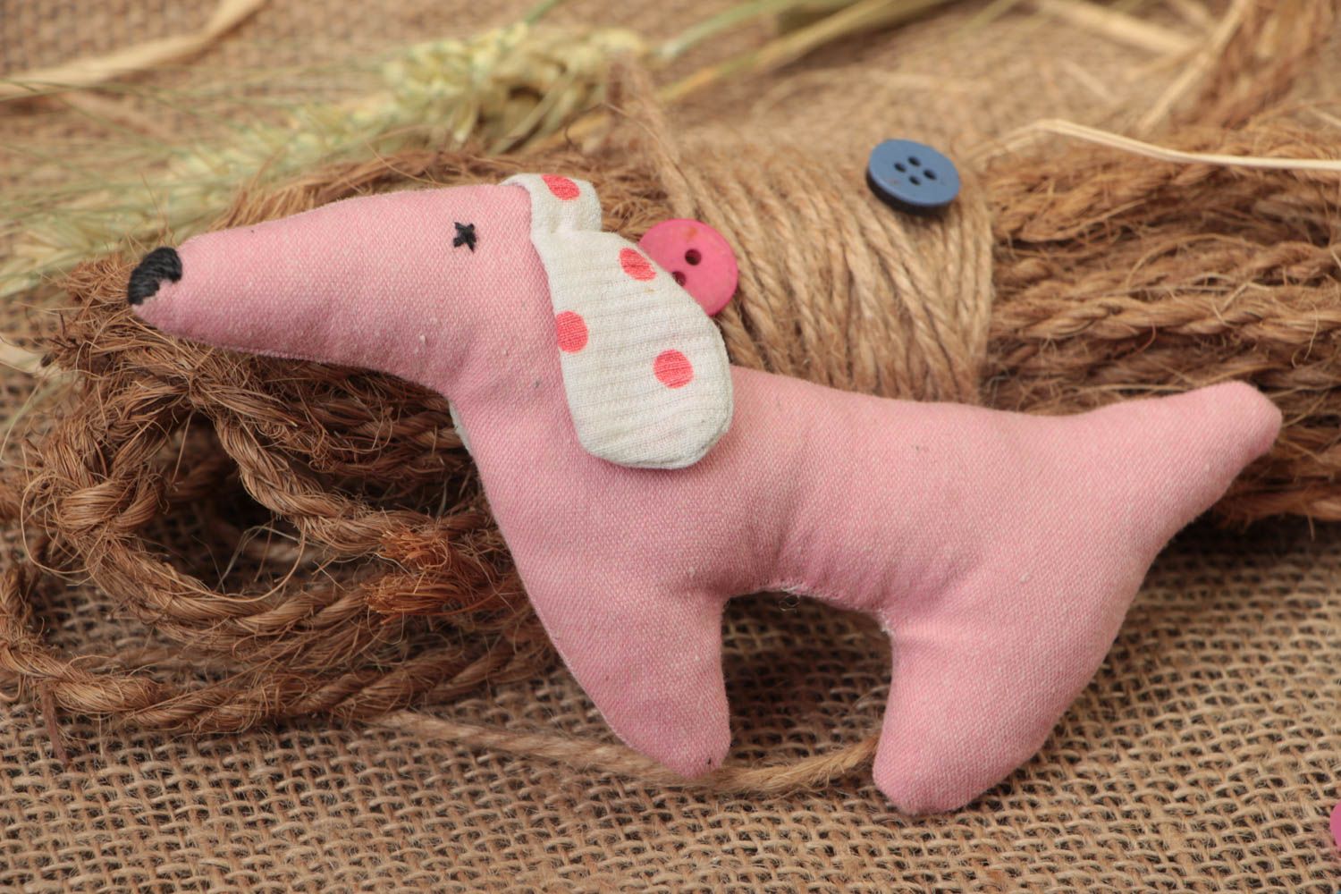 Petite peluche teckel rose en toile de coton faite main originale pour enfant photo 1