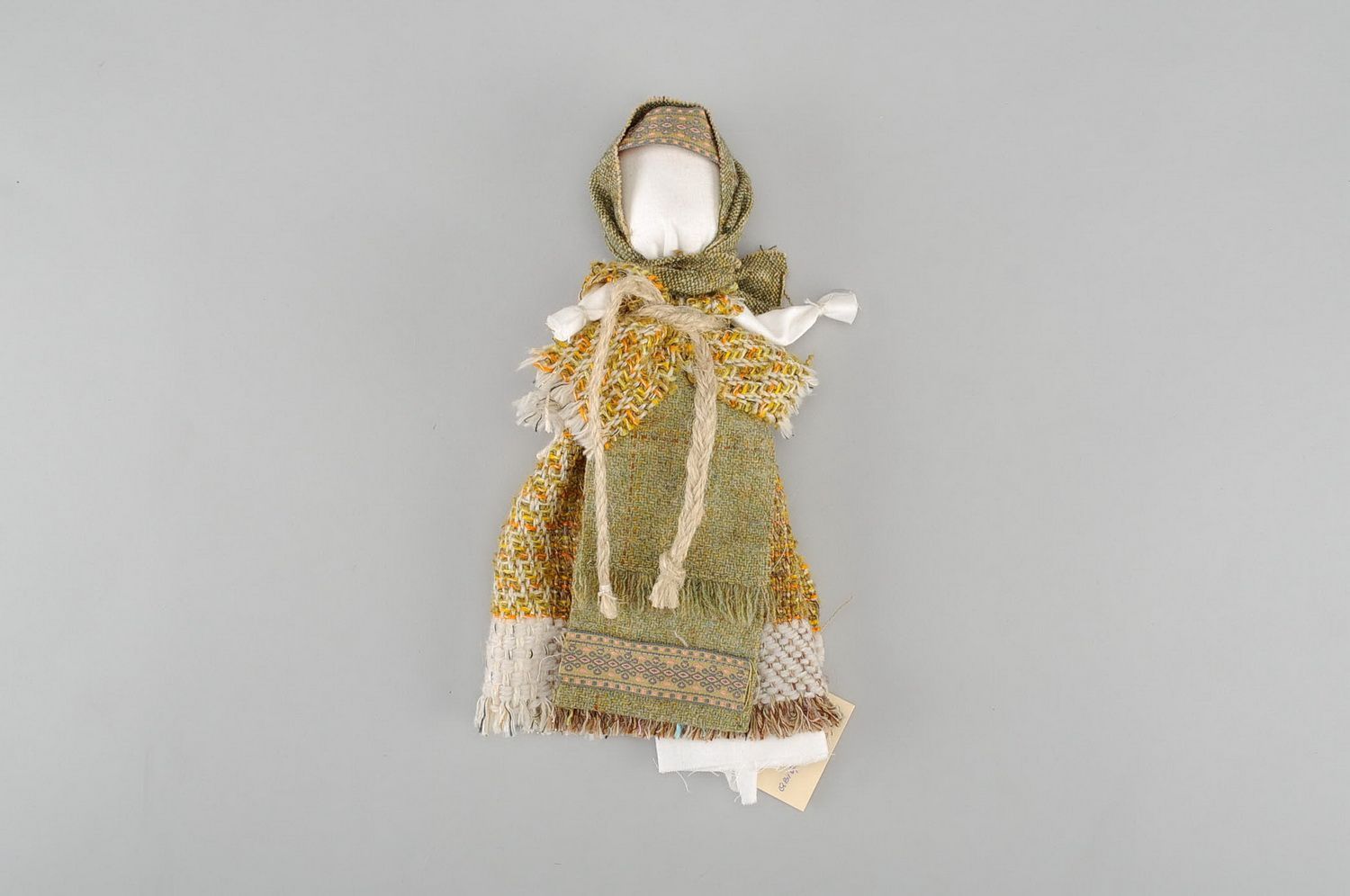 Bambola etnica di stoffa fatta a mano amuleto talismano slavo popolare di lino foto 3