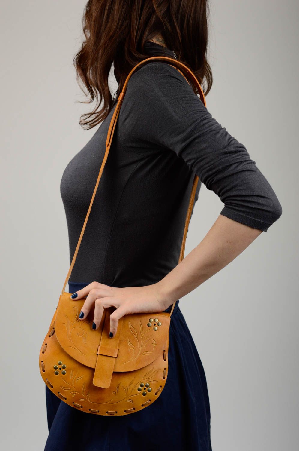 Damentasche Leder handgefertigt Damen Umhängetasche stilvolles Mode Accessoire foto 2