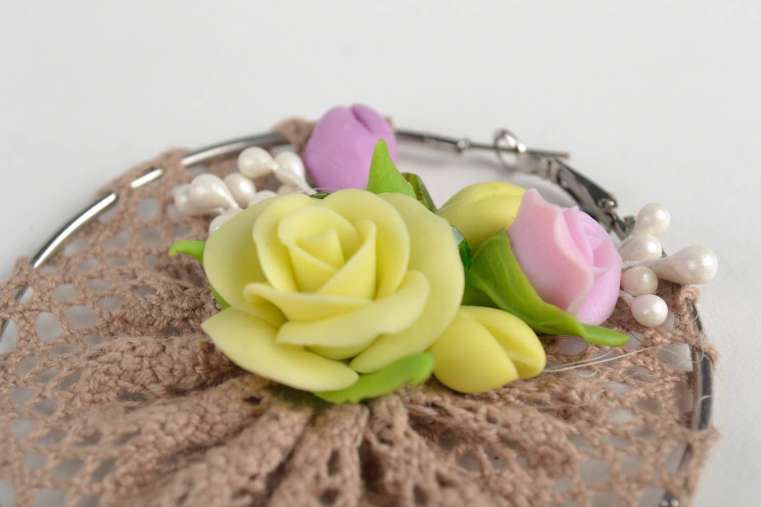 Круглые серьги из полимерной глины с цветами необычные для девушек подарок фото 3