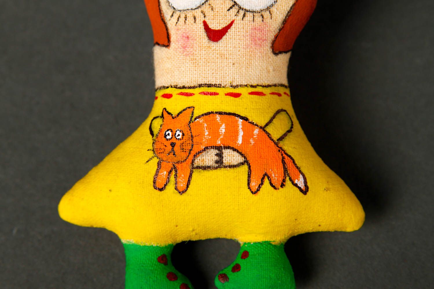 Брошь ручной работы текстильная брошь авторское украшение кукла с запахом кофе фото 5