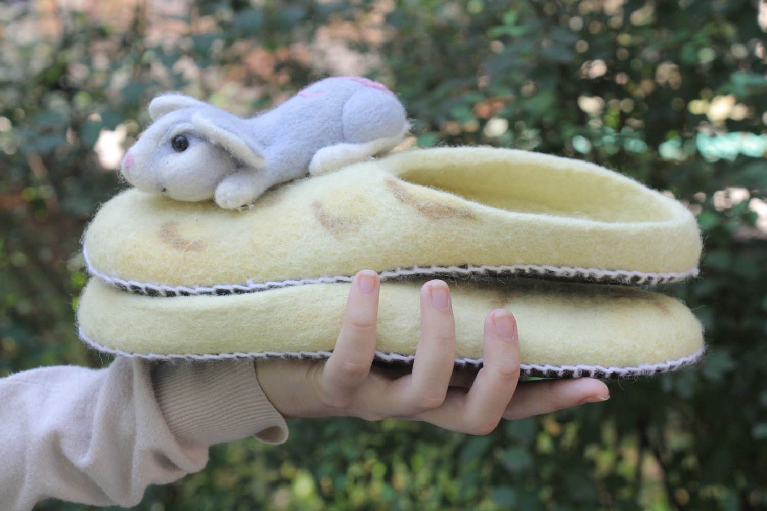 House slippers made of sheep wool photo 4