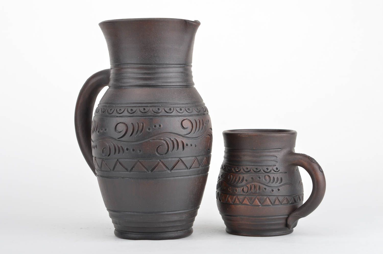Глиняный кувшин для воды 2.2 л и чашка набор из 2 штук коричневый ручной работы фото 2