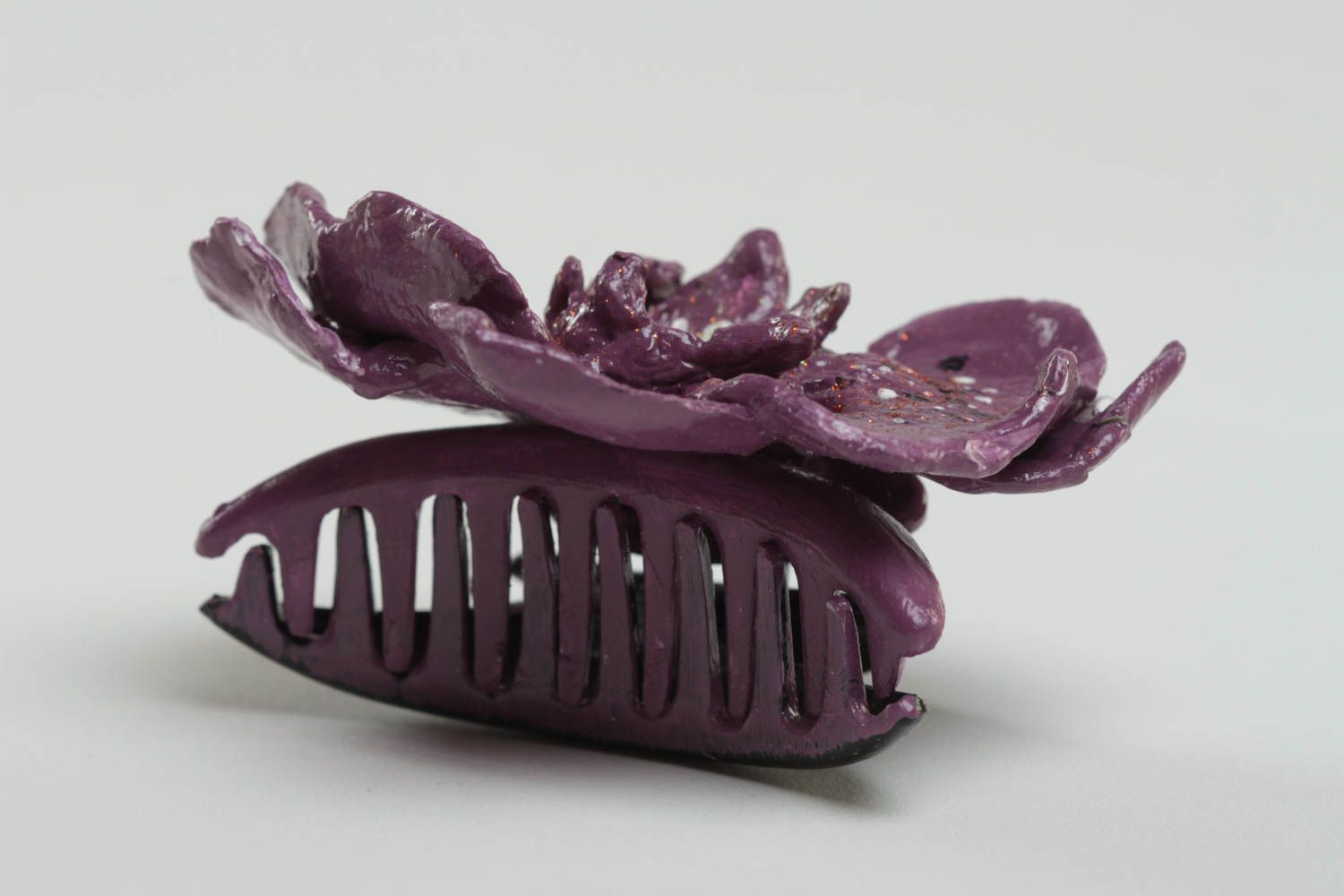 Заколка из полимерной глины оригинальная ручной работы с цветком фиолетовая фото 2
