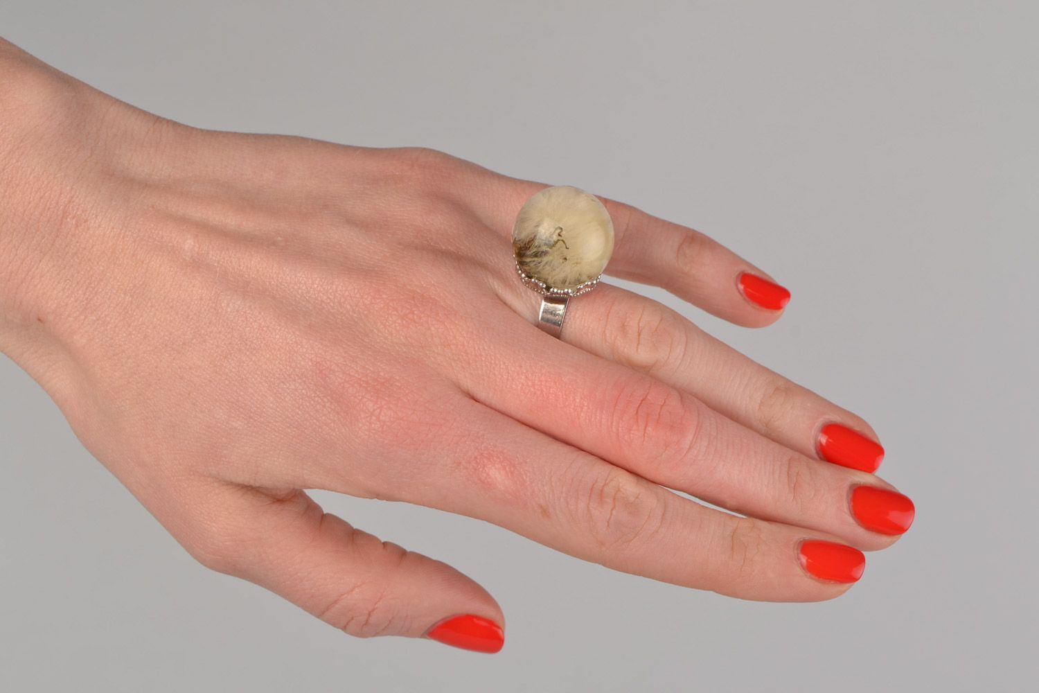 Handmade botanical ring of adjustable size with dandelion coated with epoxy photo 2