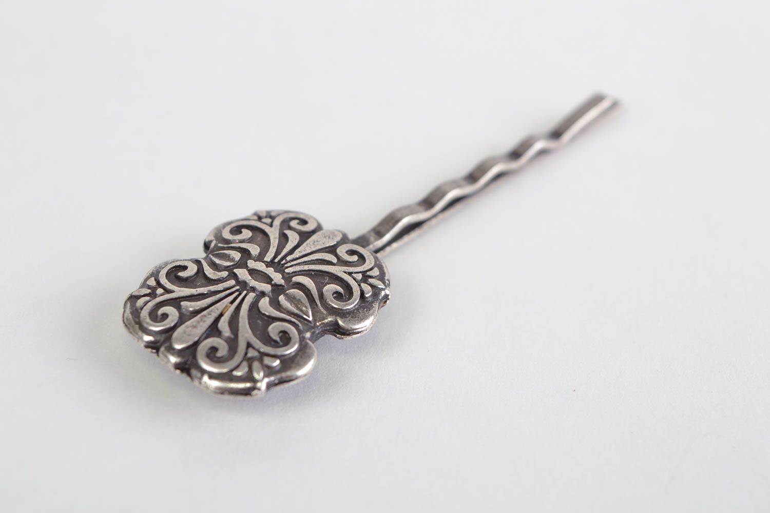 Handmade decorative hair pin cast of zinc copper aluminum alloy with ornament photo 1