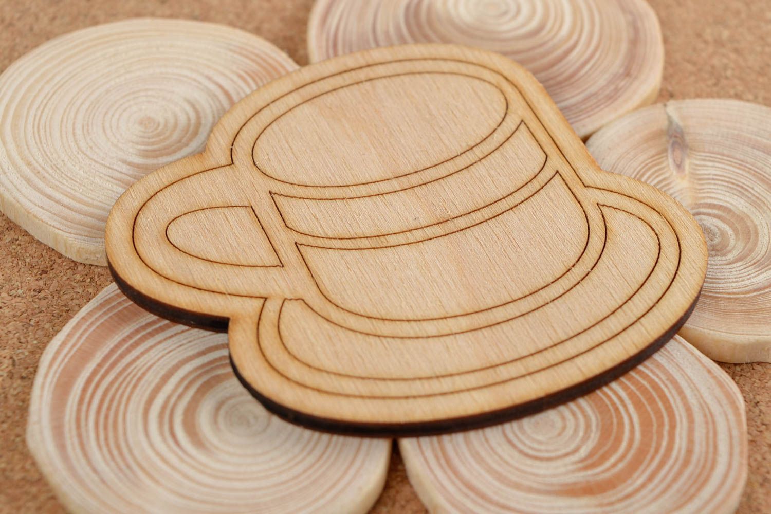 Holzfigur zum Bemalen handmade Figur aus Holz Holzartikel zum Gestalten Tasse foto 1